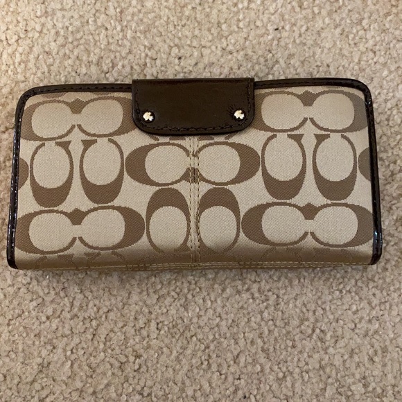 Beautiful coach wallet - Picture 2 of 3